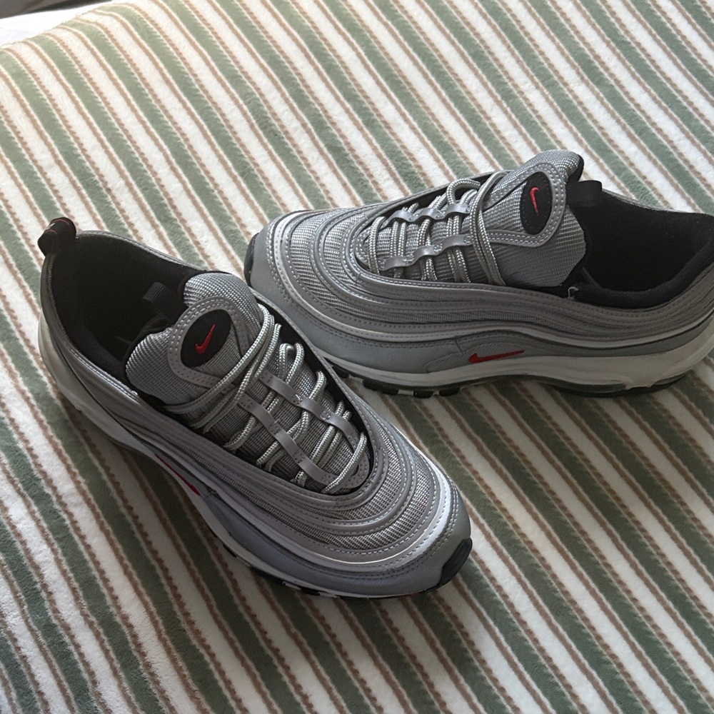 Nike womens Metallic Silver Sneakers